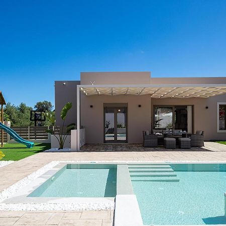 Koin Villa Sunset, With Heated Pool & Whirlpool, By Thinkvilla Perama  Exterior photo